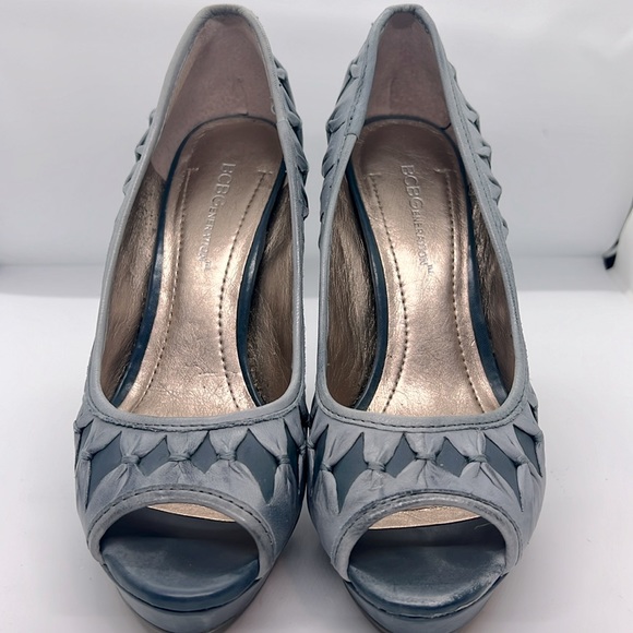 BCBGeneration Blue two tone peep toe heels. Sz 37.5 - Picture 2 of 5